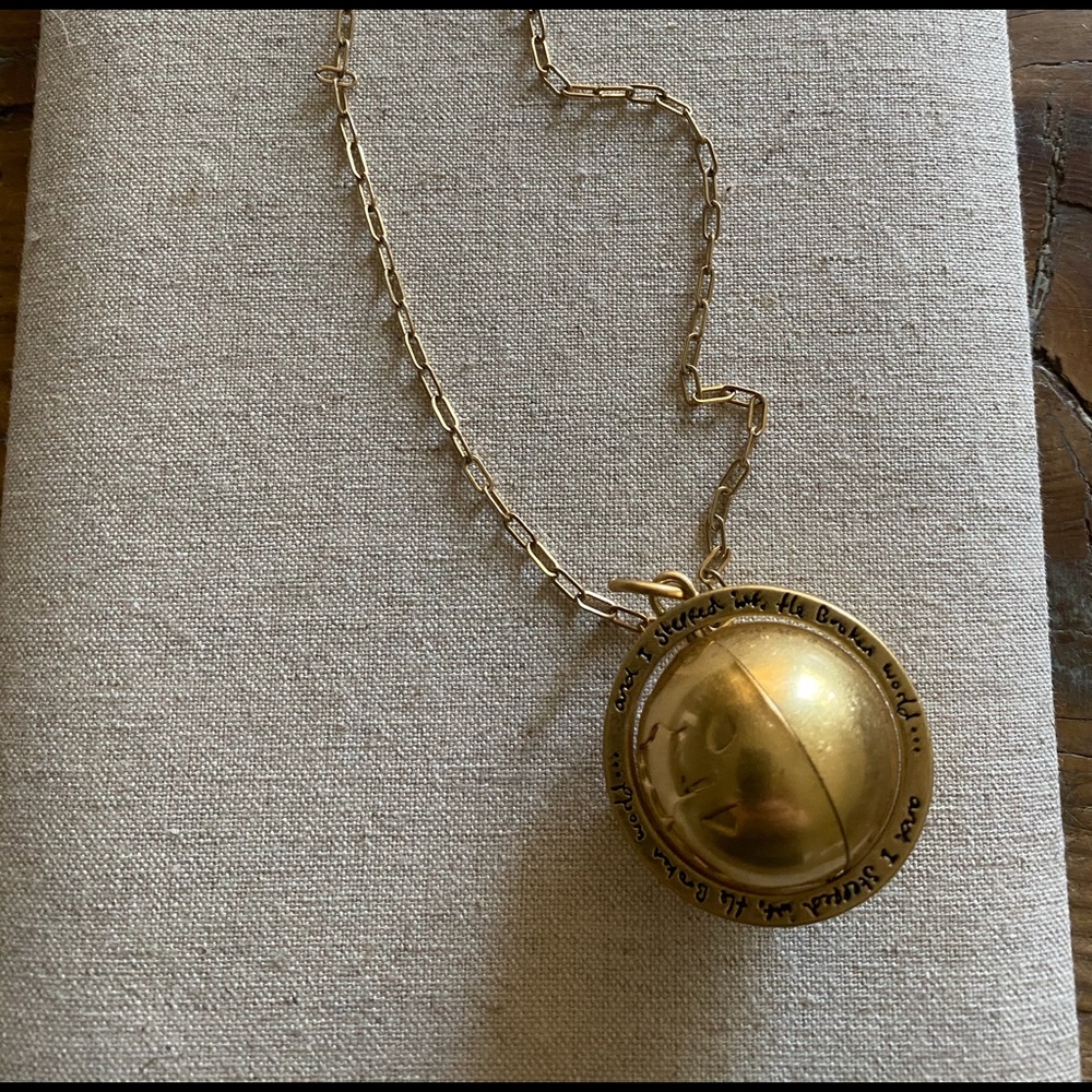 INDIA HICKS spinning world charm